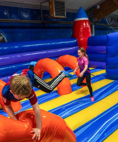 Mega springkussen in de Foxx Club